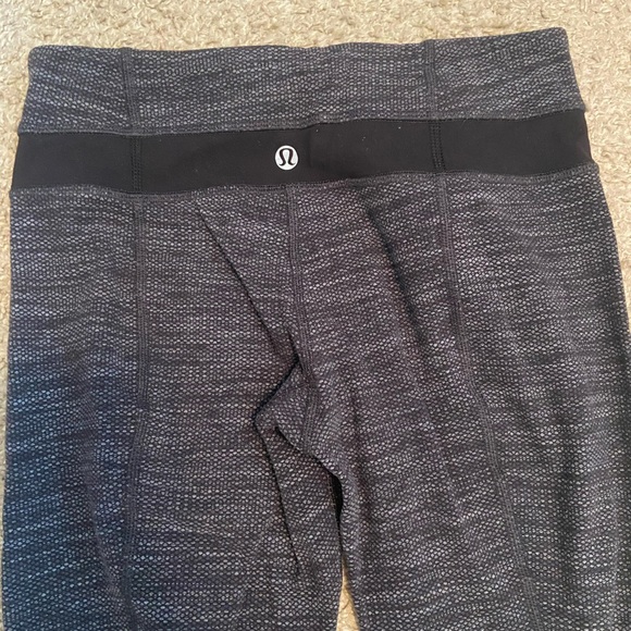 Grey Lululemon leggings - Picture 1 of 3